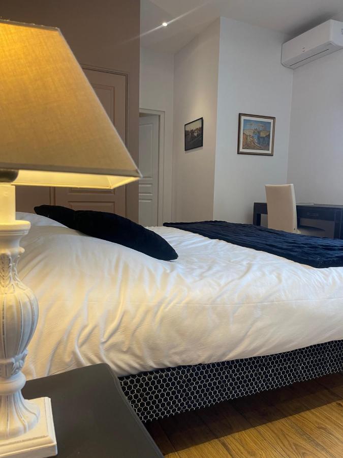 Domaine Des Peyries - Chambres Et Table D'Hotes Saint-Barthelemy-d'Agenais Eksteriør bilde